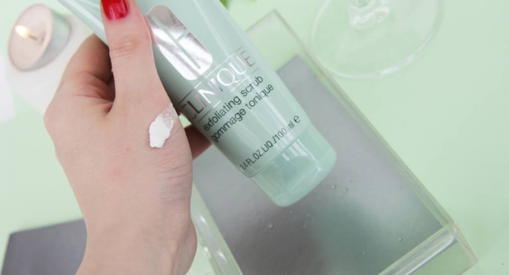 Exfoliating Scrubs : The Complete Guide to Smooth Glowing Skin